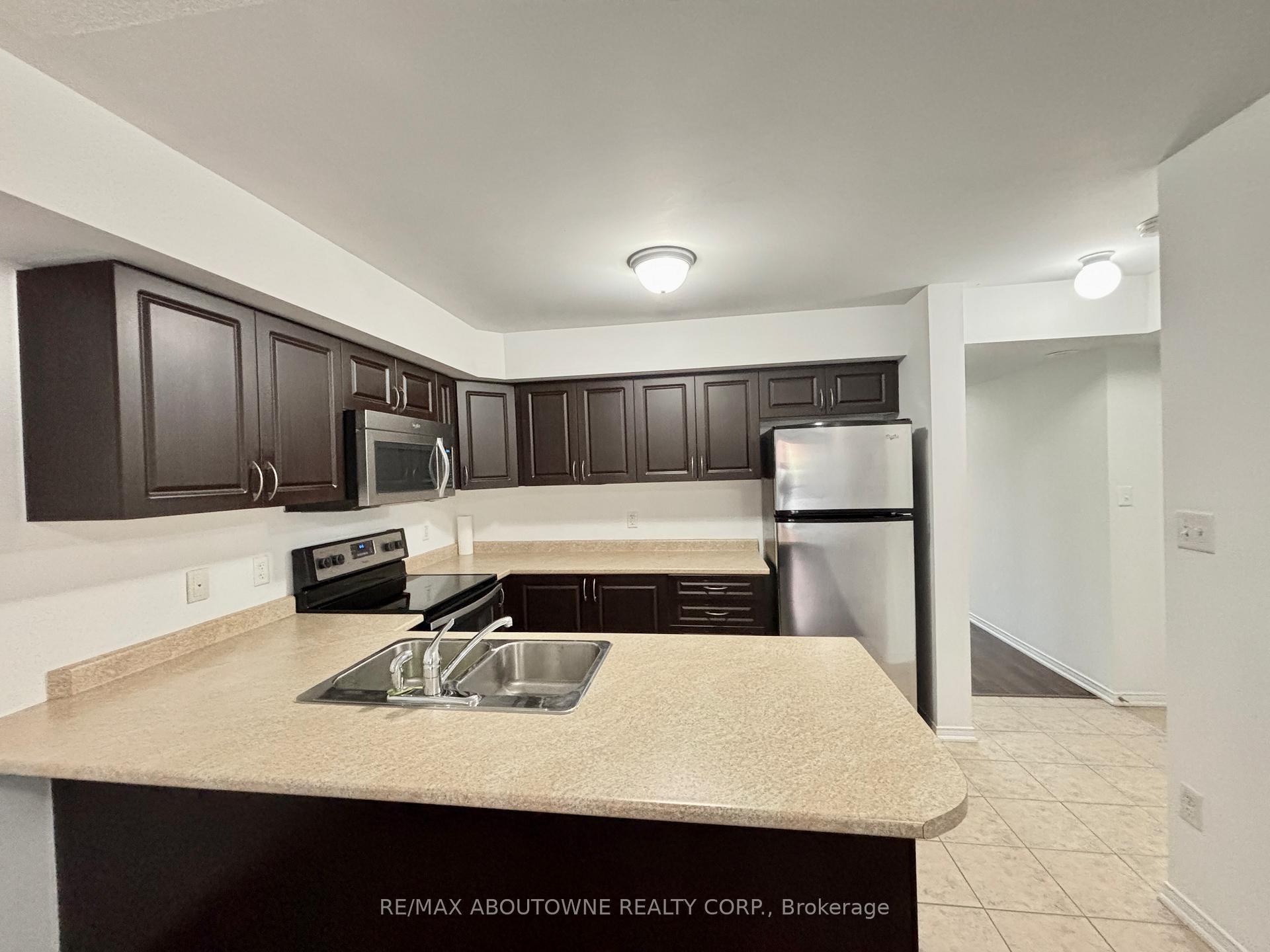 Photo 16 of Unit 12, 35 Hays Boulevard, Oakville, River Oaks — HOMEH