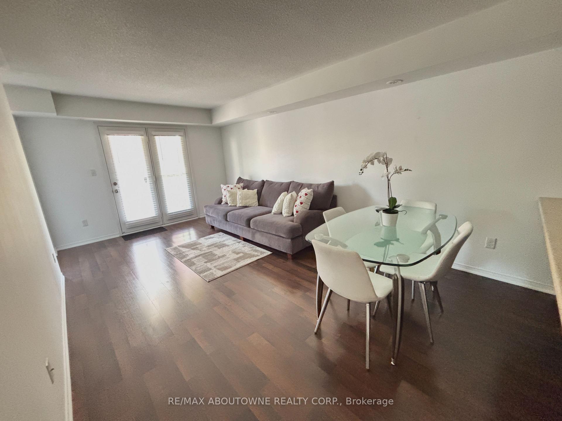 Photo 5 of Unit 12, 35 Hays Boulevard, Oakville, River Oaks — HOMEH
