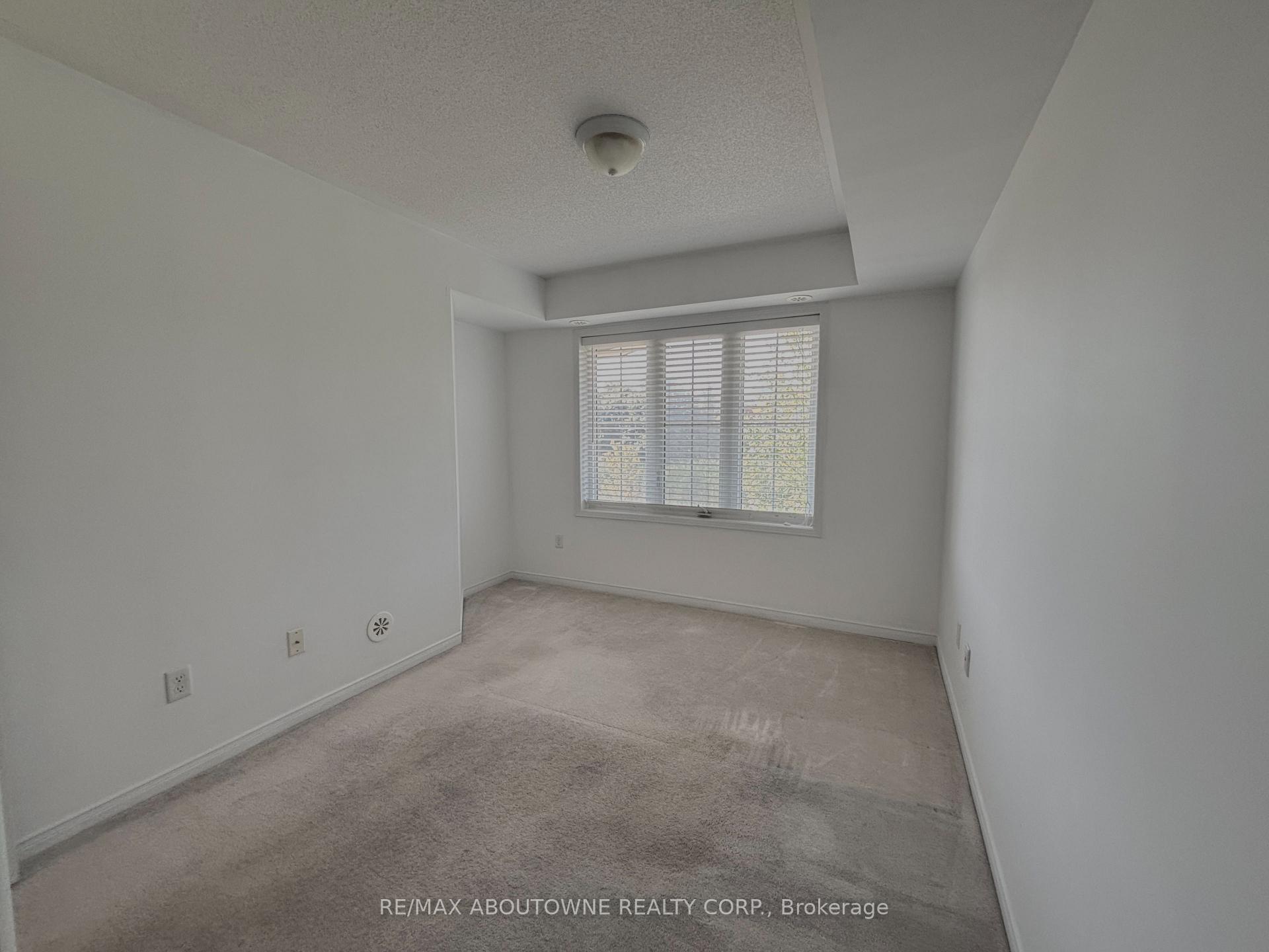 Photo 11 of Unit 12, 35 Hays Boulevard, Oakville, River Oaks — HOMEH