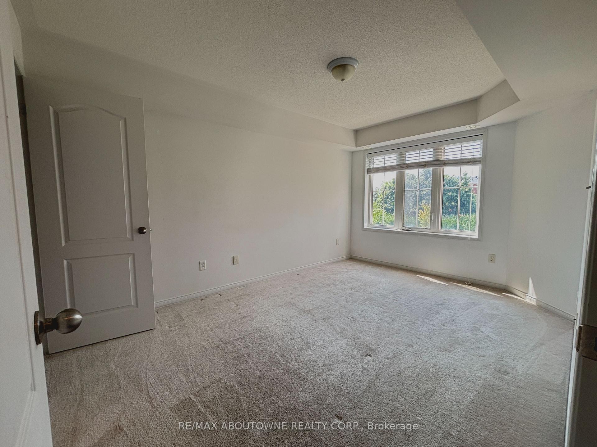 Photo 18 of Unit 12, 35 Hays Boulevard, Oakville, River Oaks — HOMEH