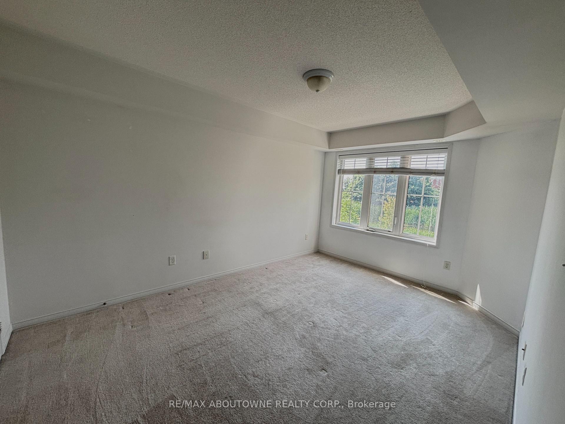 Photo 24 of Unit 12, 35 Hays Boulevard, Oakville, River Oaks — HOMEH
