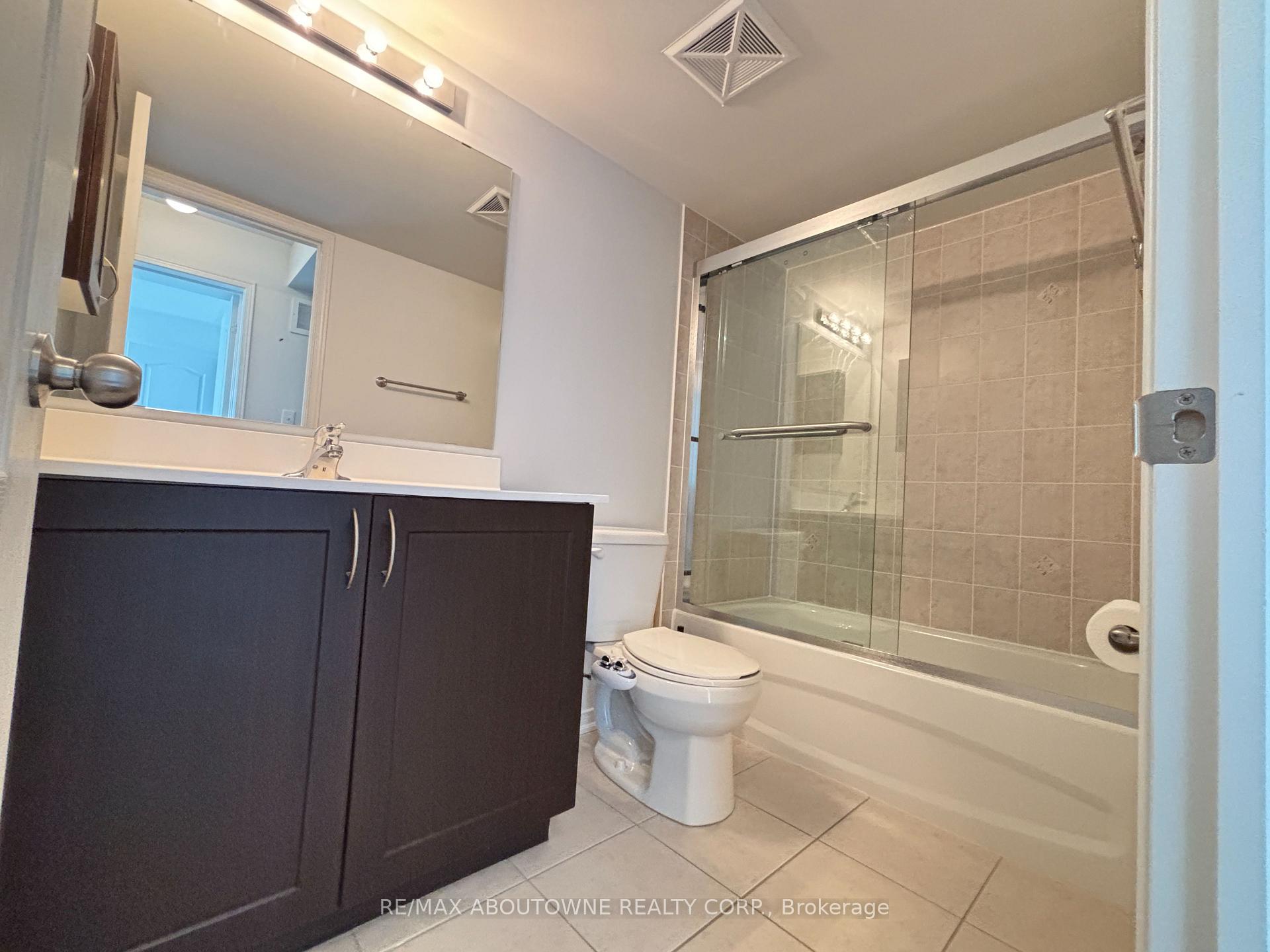 Photo 10 of Unit 12, 35 Hays Boulevard, Oakville, River Oaks — HOMEH