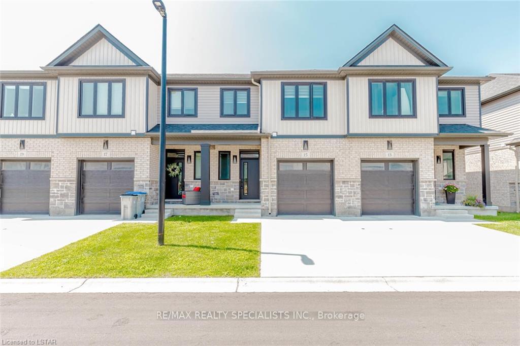 Front of Unit 15, 601 Lions Park Drive S