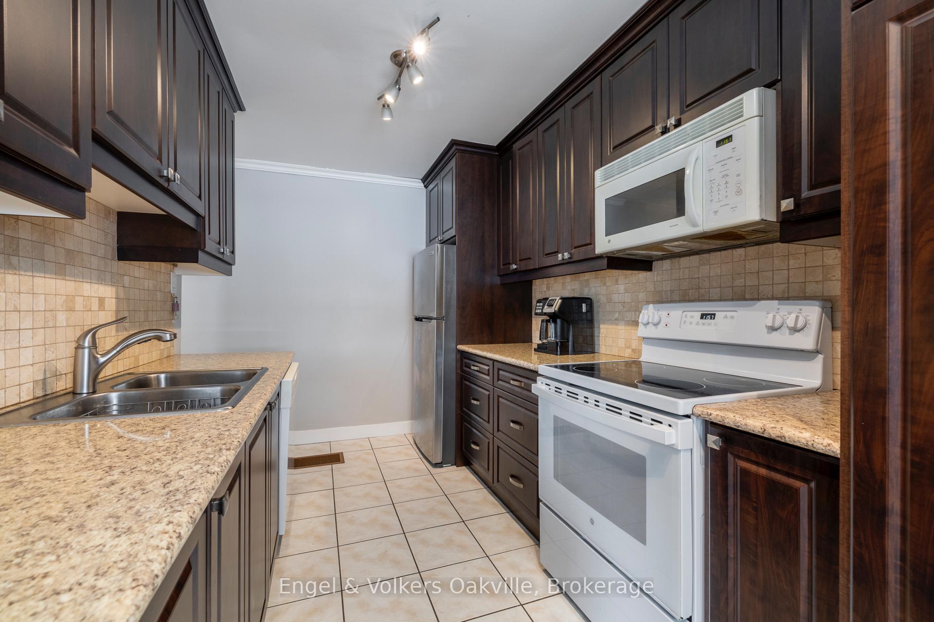 Photo 14 of 1 Geraldine Court, Brampton, Northgate — HOMEH