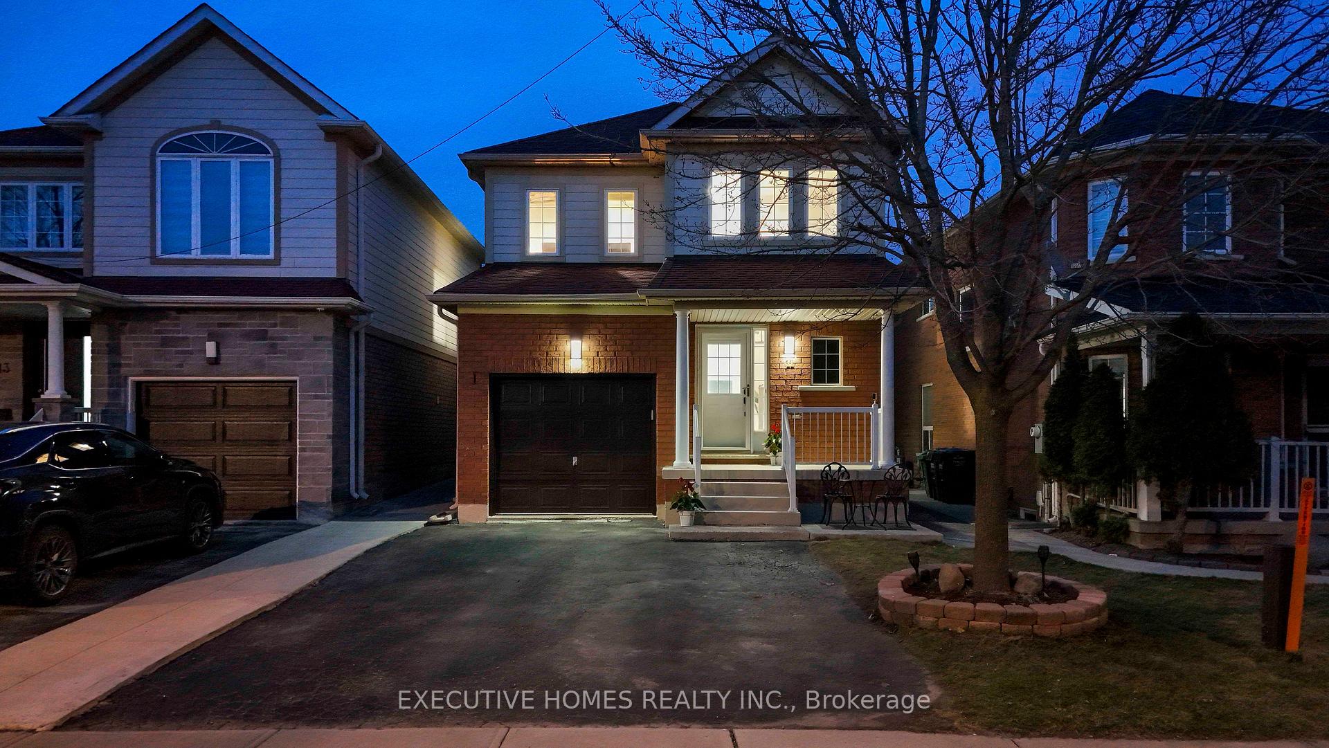 Photo 1 of 11 Madronna Gardens, Brampton, Fletcher's Meadow — HOMEH