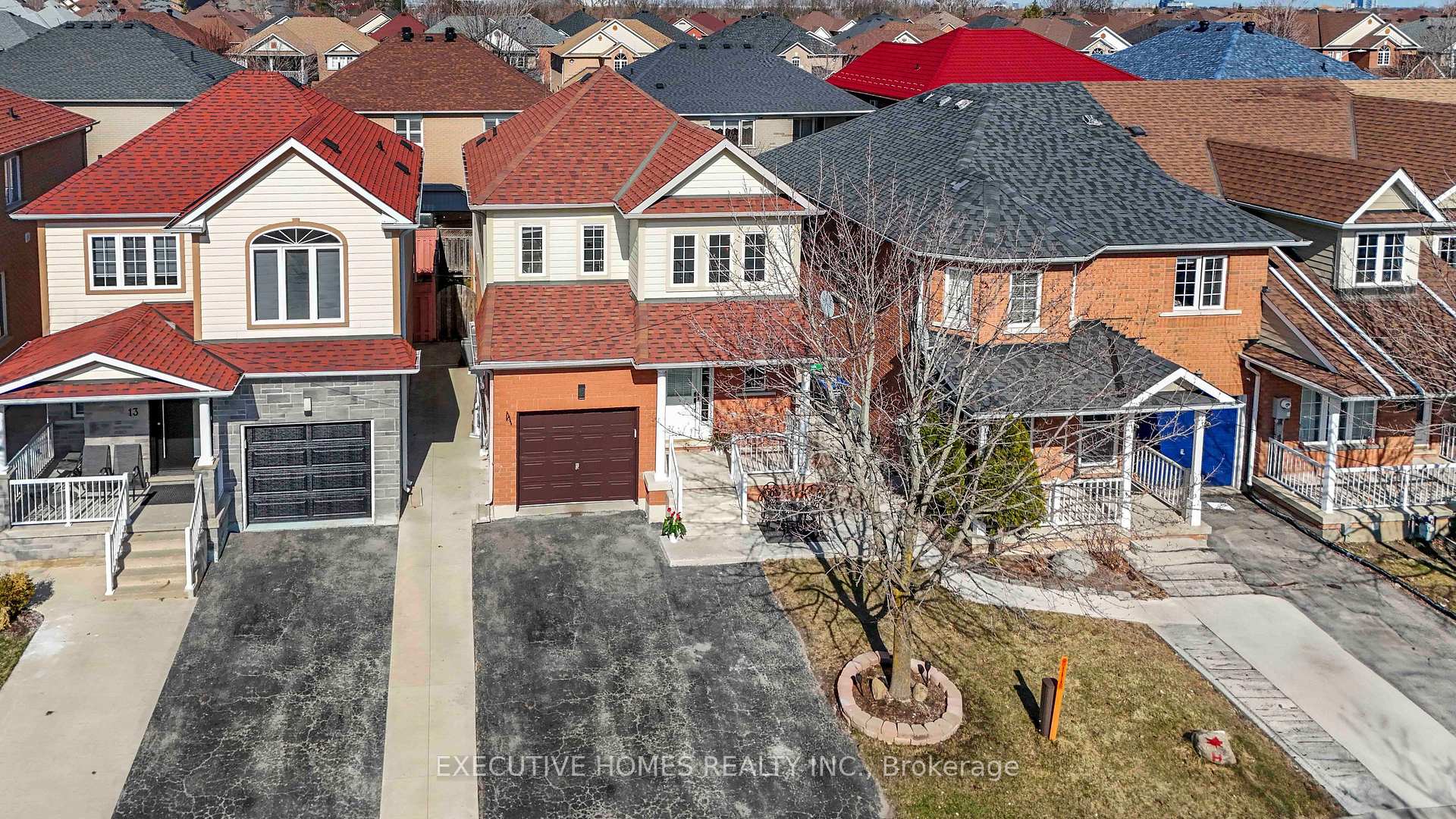 Photo 4 of 11 Madronna Gardens, Brampton, Fletcher's Meadow — HOMEH