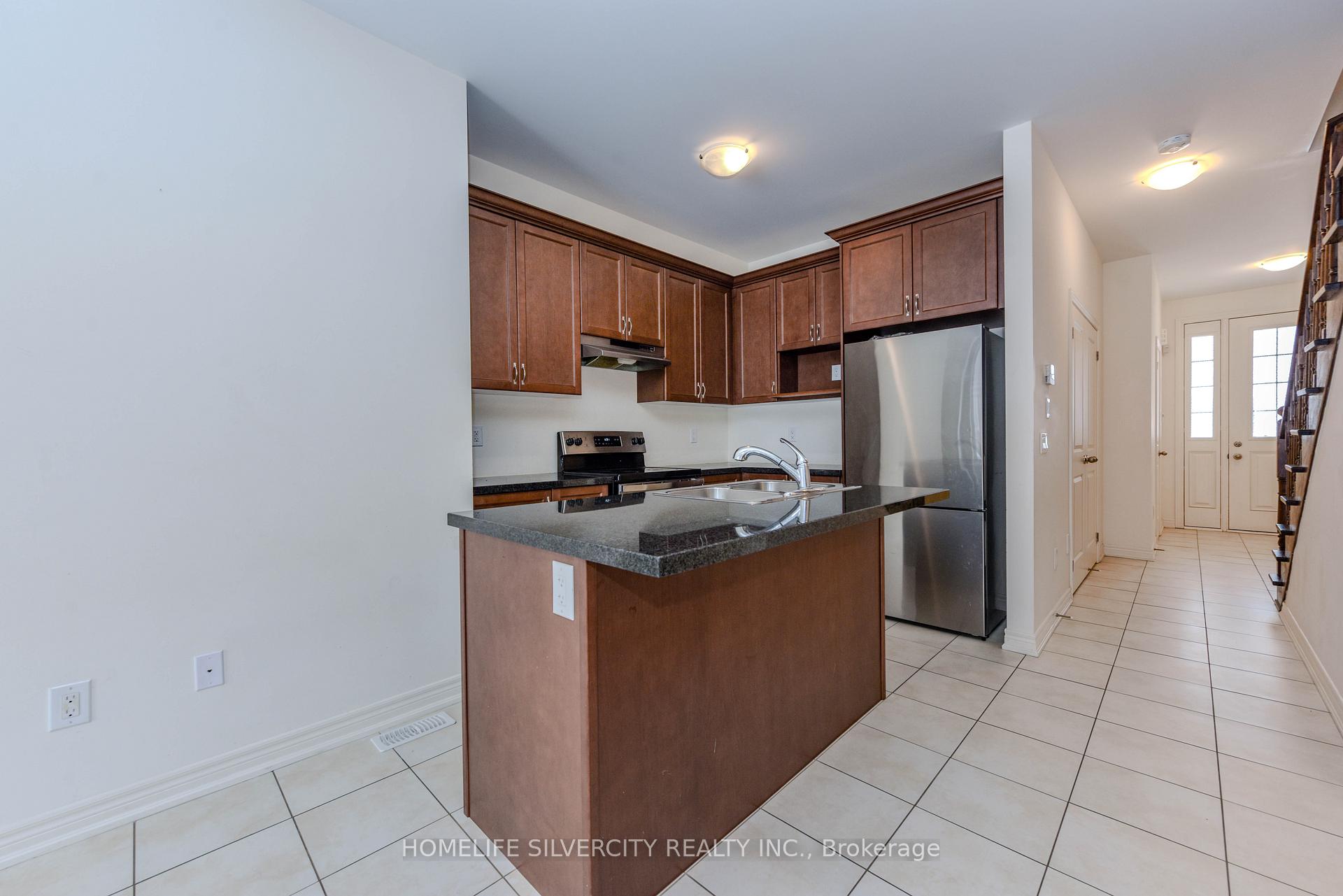 Photo 6 of 22 Dale Meadows Road, Brampton, Northwest Brampton — HOMEH