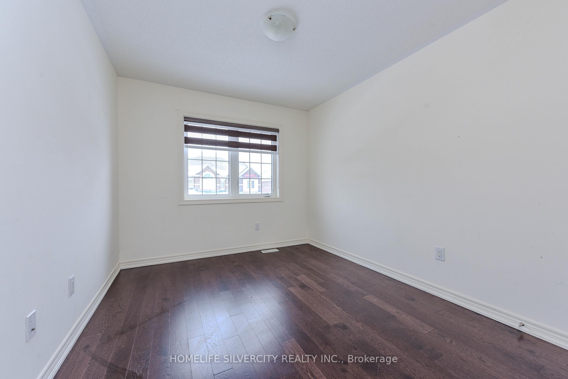 Photo 20 of 22 Dale Meadows Road, Brampton, Northwest Brampton — HOMEH