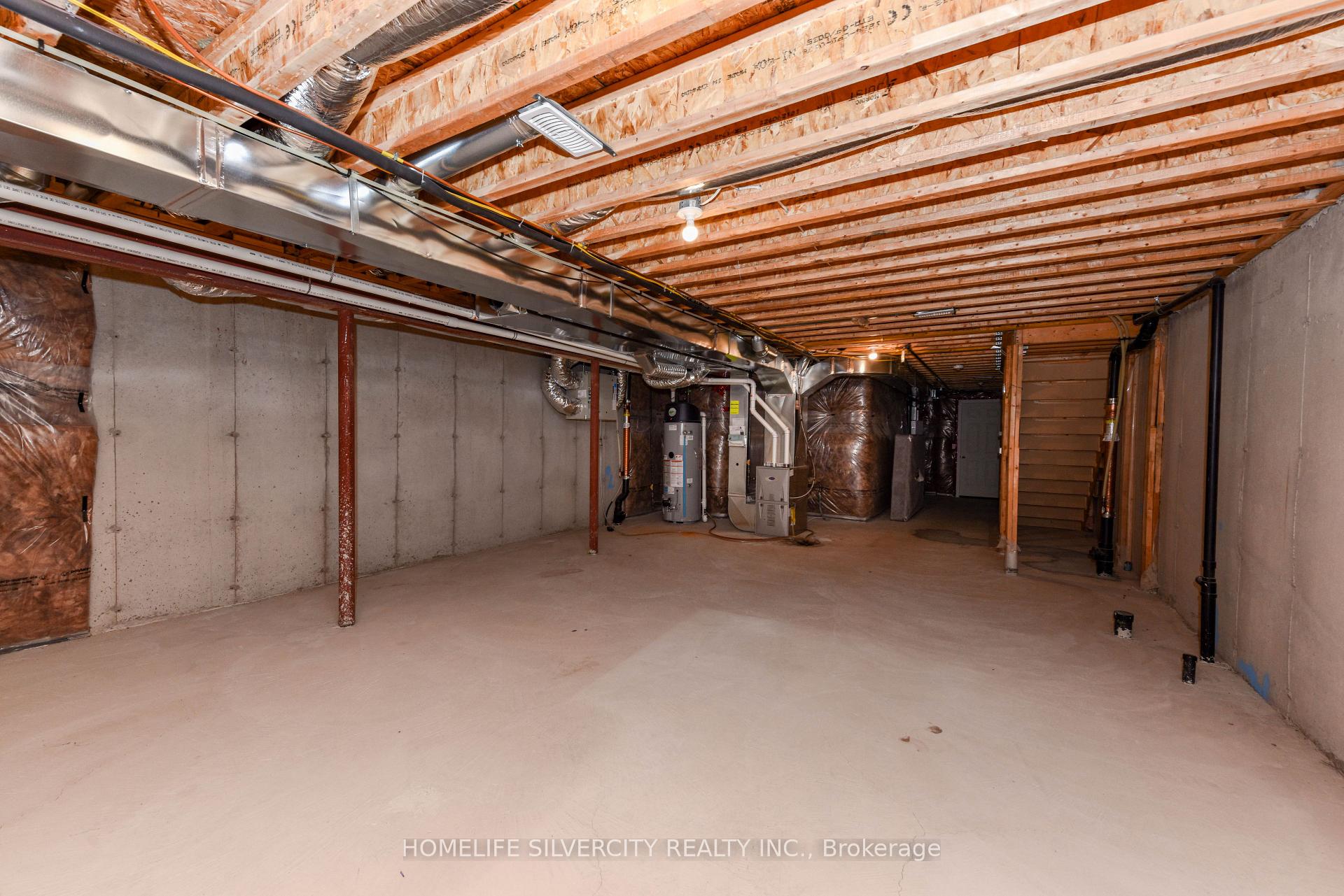 Photo 32 of 22 Dale Meadows Road, Brampton, Northwest Brampton — HOMEH