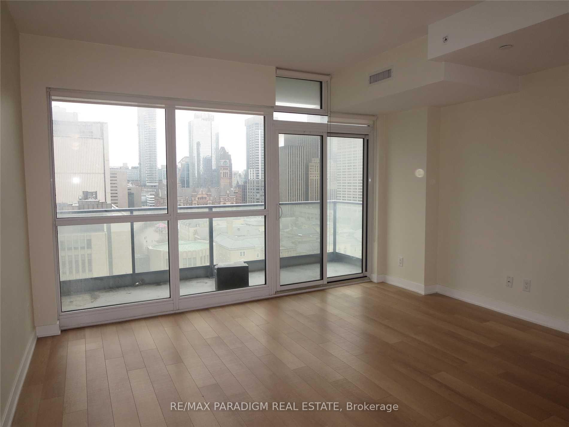 Photo 4 of Unit 1511, 210 Simcoe Street, Toronto, Kensington-Chinatown — HOMEH