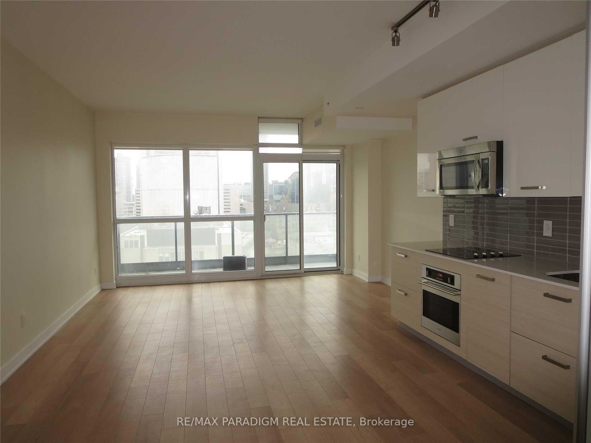 Photo 5 of Unit 1511, 210 Simcoe Street, Toronto, Kensington-Chinatown — HOMEH