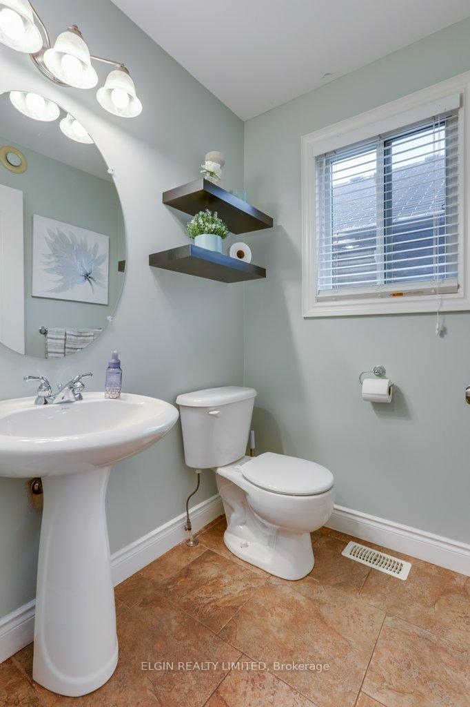 Photo 6 of 23 Hagerman Crescent, St. Thomas — HOMEH