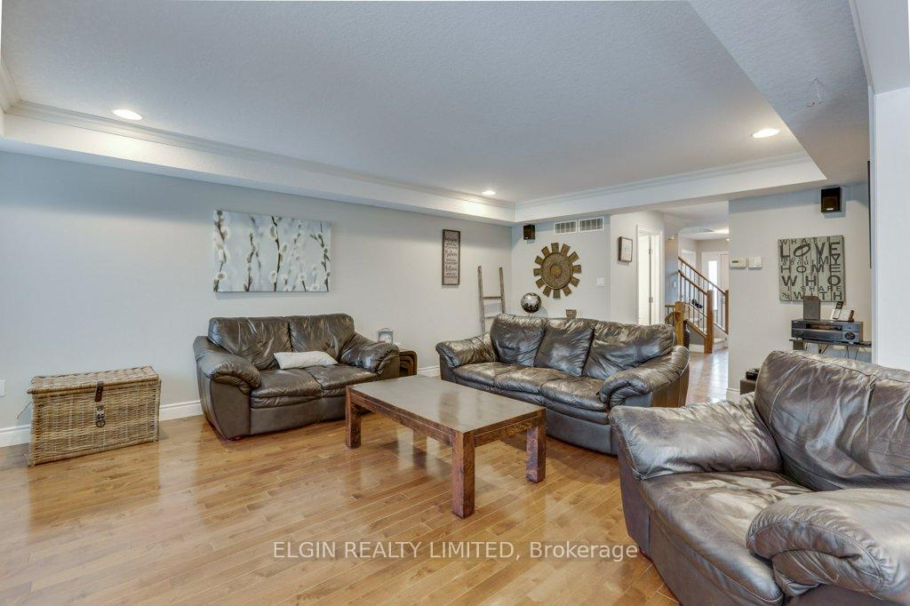 Photo 10 of 23 Hagerman Crescent, St. Thomas — HOMEH