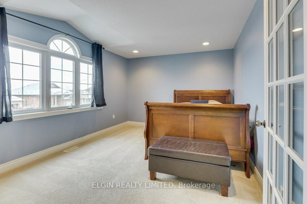 Photo 20 of 23 Hagerman Crescent, St. Thomas — HOMEH