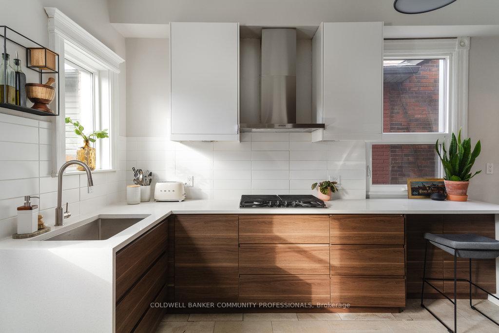 Photo 15 of 43 Barton Street W, Hamilton, Central — HOMEH