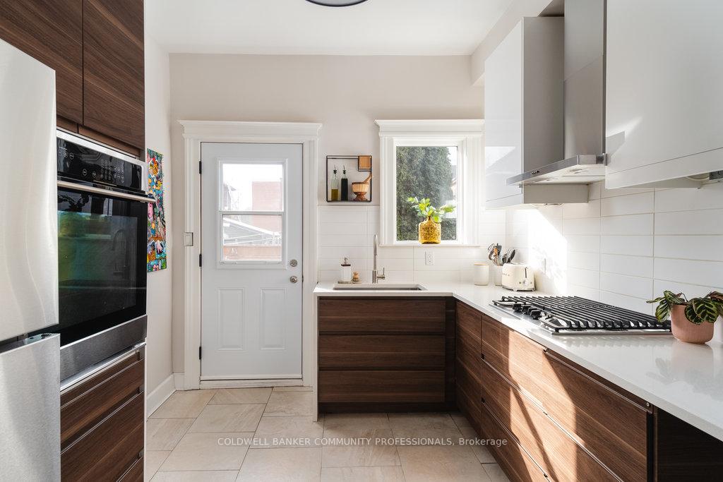 Photo 18 of 43 Barton Street W, Hamilton, Central — HOMEH