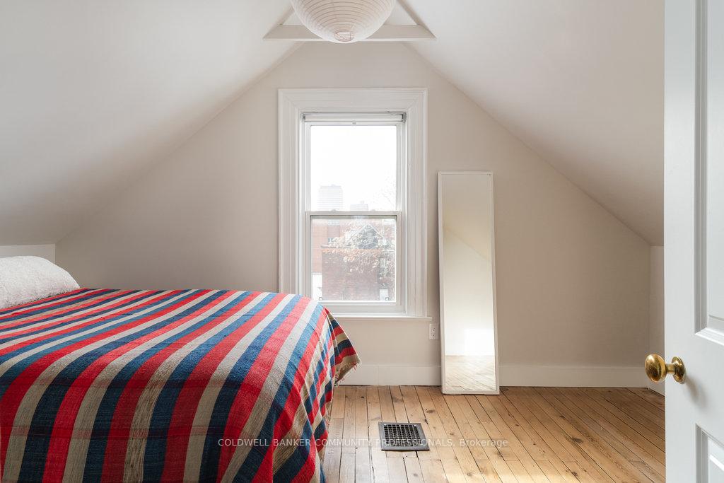 Photo 31 of 43 Barton Street W, Hamilton, Central — HOMEH
