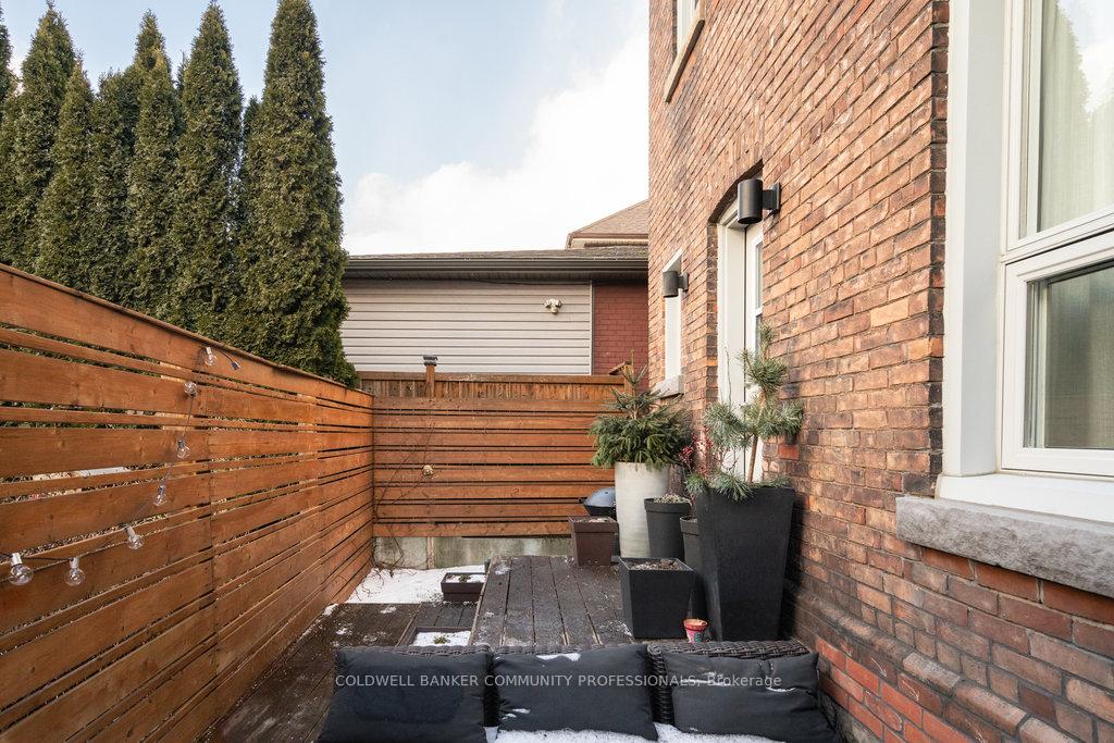 Photo 38 of 43 Barton Street W, Hamilton, Central — HOMEH