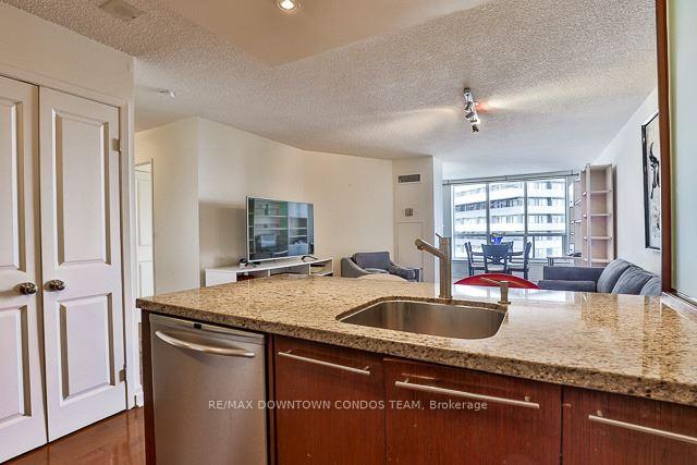 Photo 13 of Unit 913, 44 St Joseph Street, Toronto, Bay Street Corridor — HOMEH