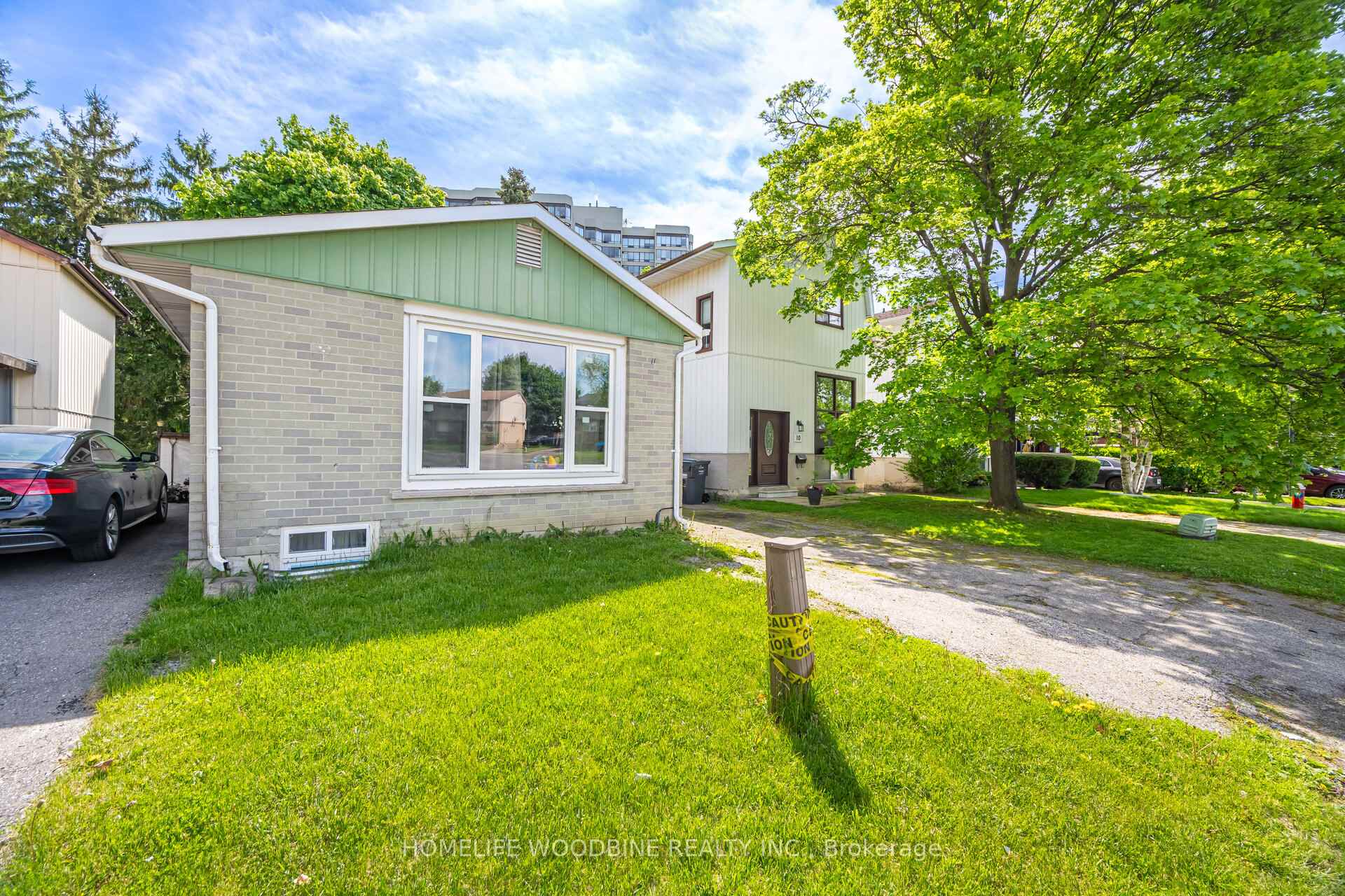 Photo 3 of 11 Helena Court, Brampton, Queen Street Corridor — HOMEH