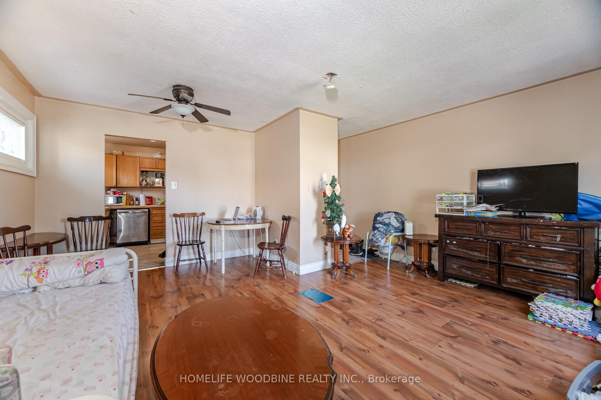 Photo 7 of 11 Helena Court, Brampton, Queen Street Corridor — HOMEH