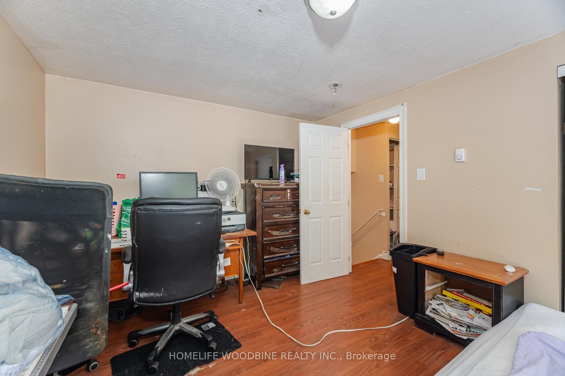 Photo 16 of 11 Helena Court, Brampton, Queen Street Corridor — HOMEH