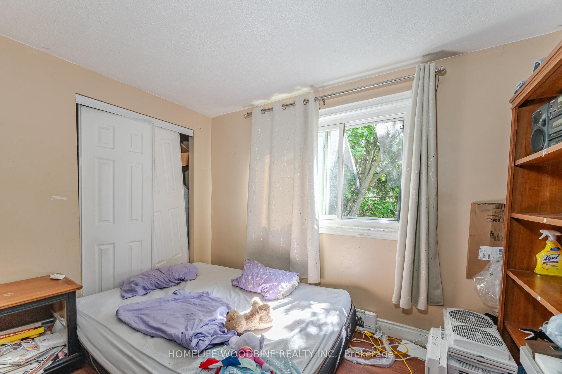 Photo 17 of 11 Helena Court, Brampton, Queen Street Corridor — HOMEH