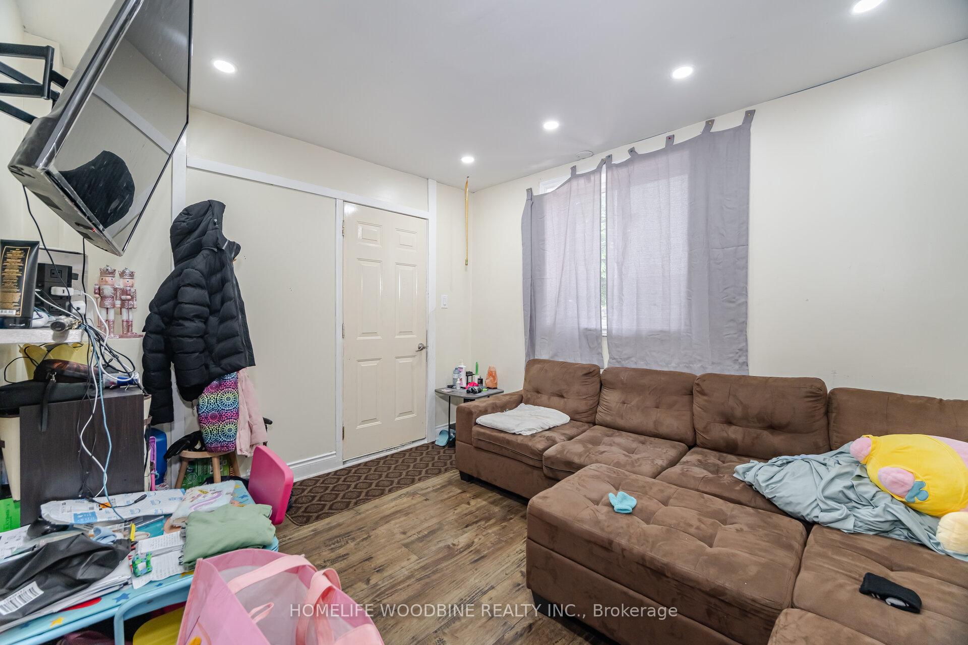 Photo 24 of 11 Helena Court, Brampton, Queen Street Corridor — HOMEH