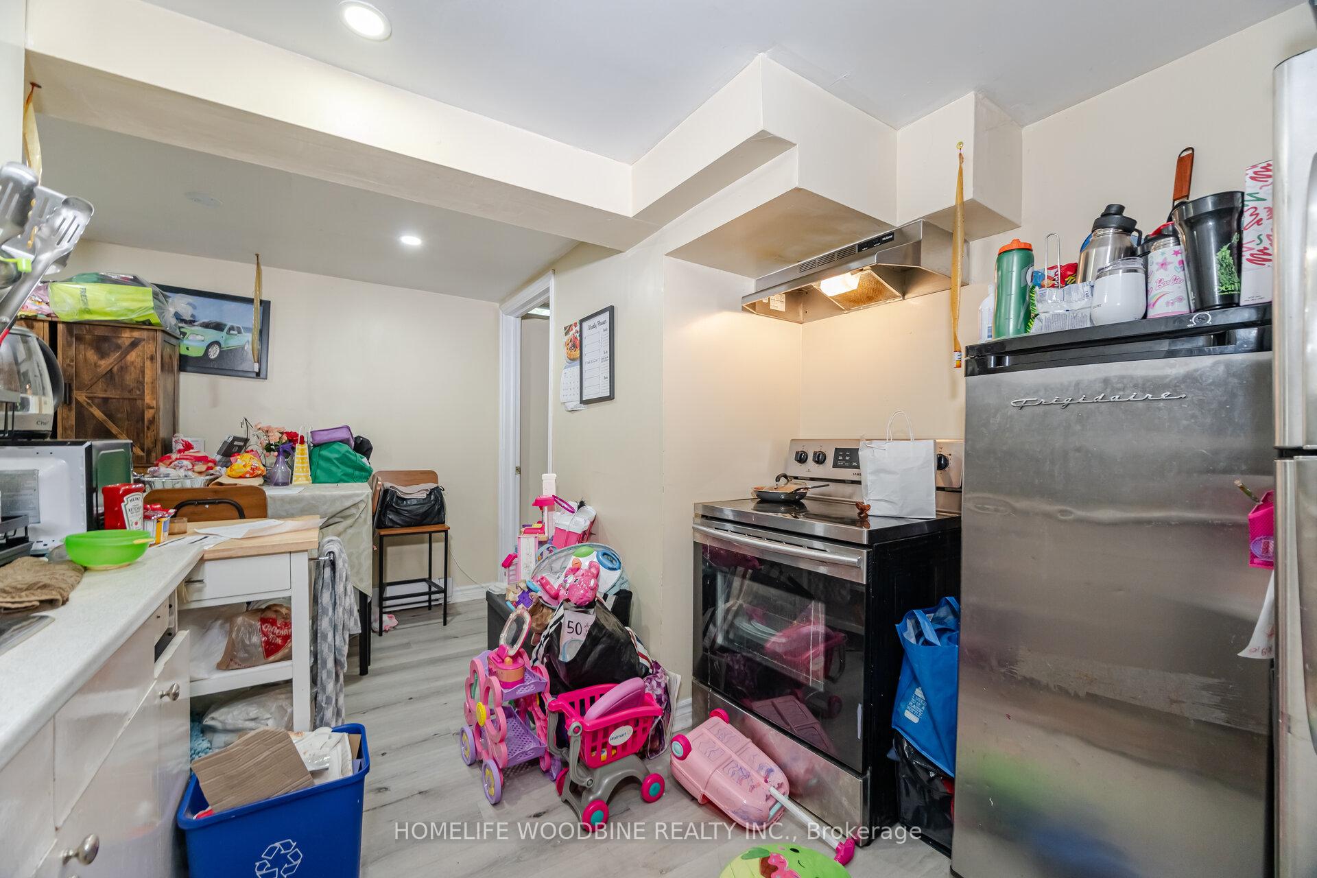 Photo 27 of 11 Helena Court, Brampton, Queen Street Corridor — HOMEH