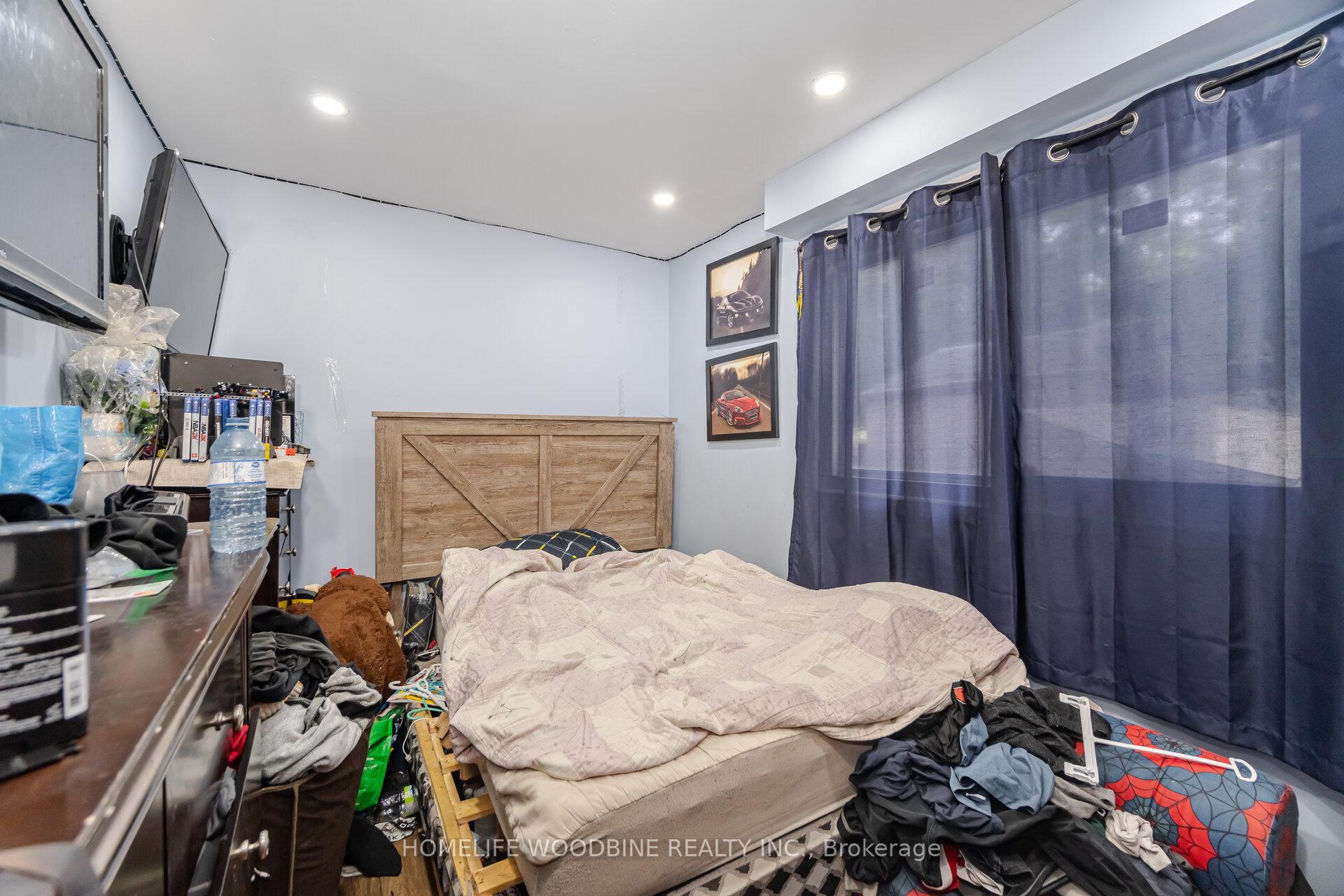 Photo 35 of 11 Helena Court, Brampton, Queen Street Corridor — HOMEH