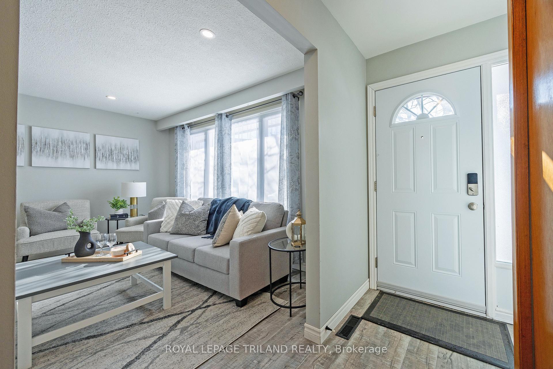 Photo 4 of 39 Stirling Crescent, St. Thomas — HOMEH