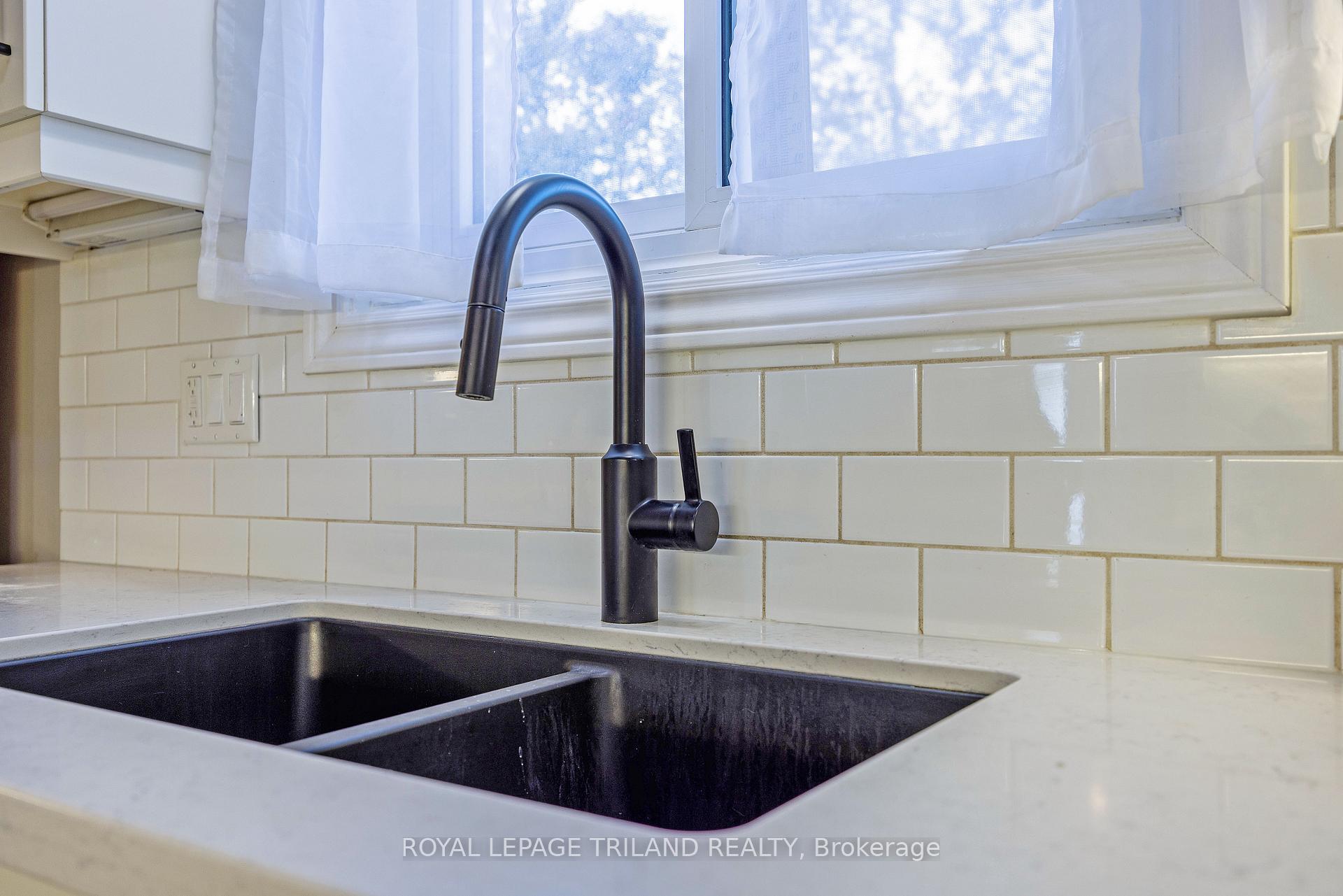 Photo 12 of 39 Stirling Crescent, St. Thomas — HOMEH
