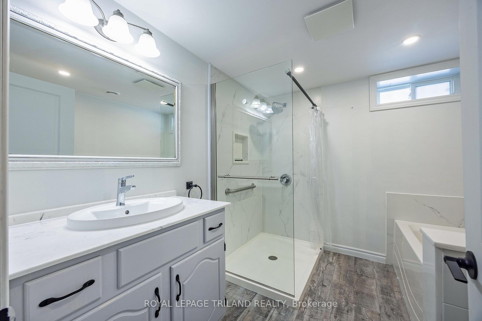 Photo 20 of 39 Stirling Crescent, St. Thomas — HOMEH