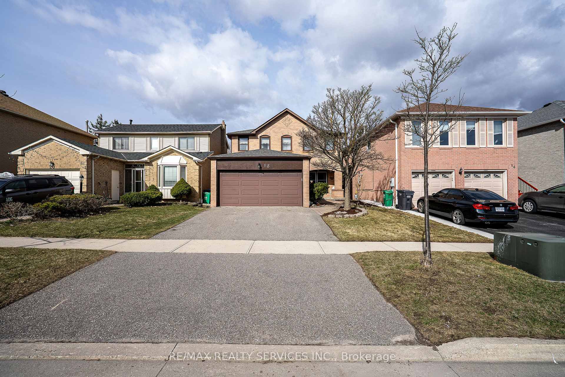 Photo 2 of 18 Nuttall Street, Brampton, Westgate — HOMEH