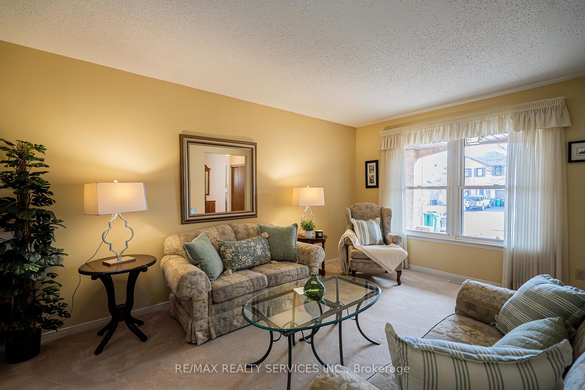 Photo 6 of 18 Nuttall Street, Brampton, Westgate — HOMEH