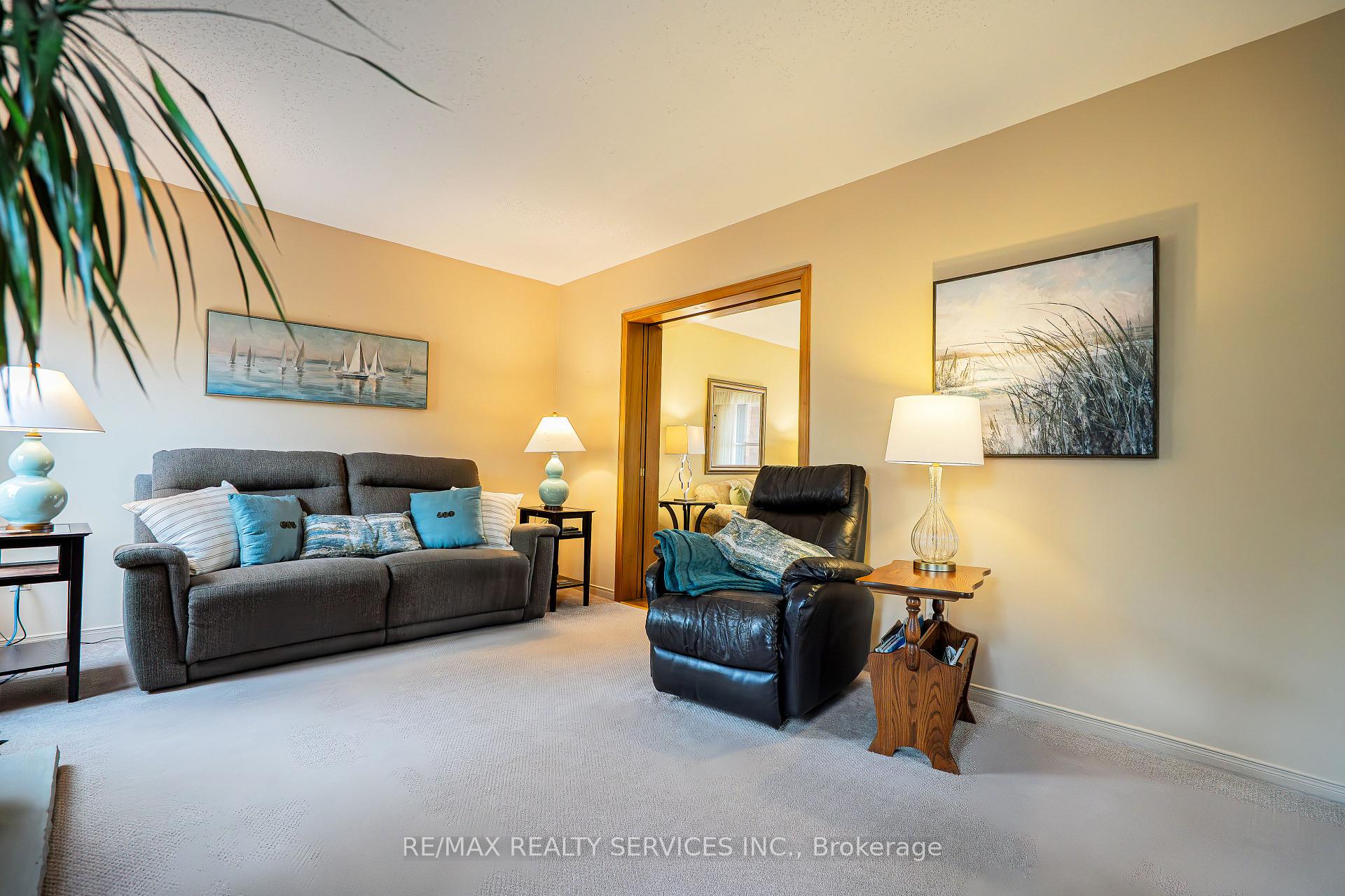 Photo 7 of 18 Nuttall Street, Brampton, Westgate — HOMEH