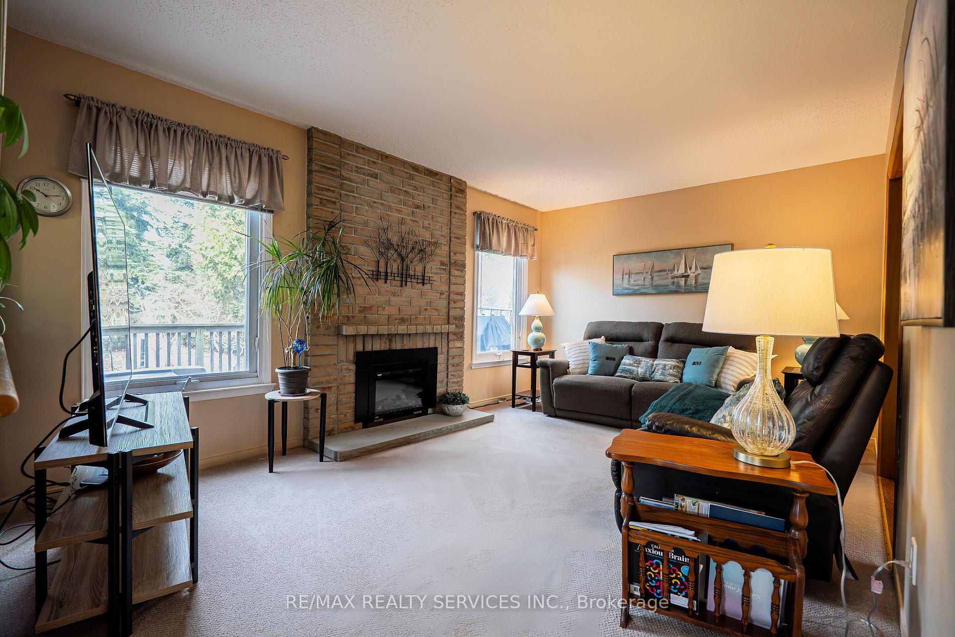 Photo 8 of 18 Nuttall Street, Brampton, Westgate — HOMEH