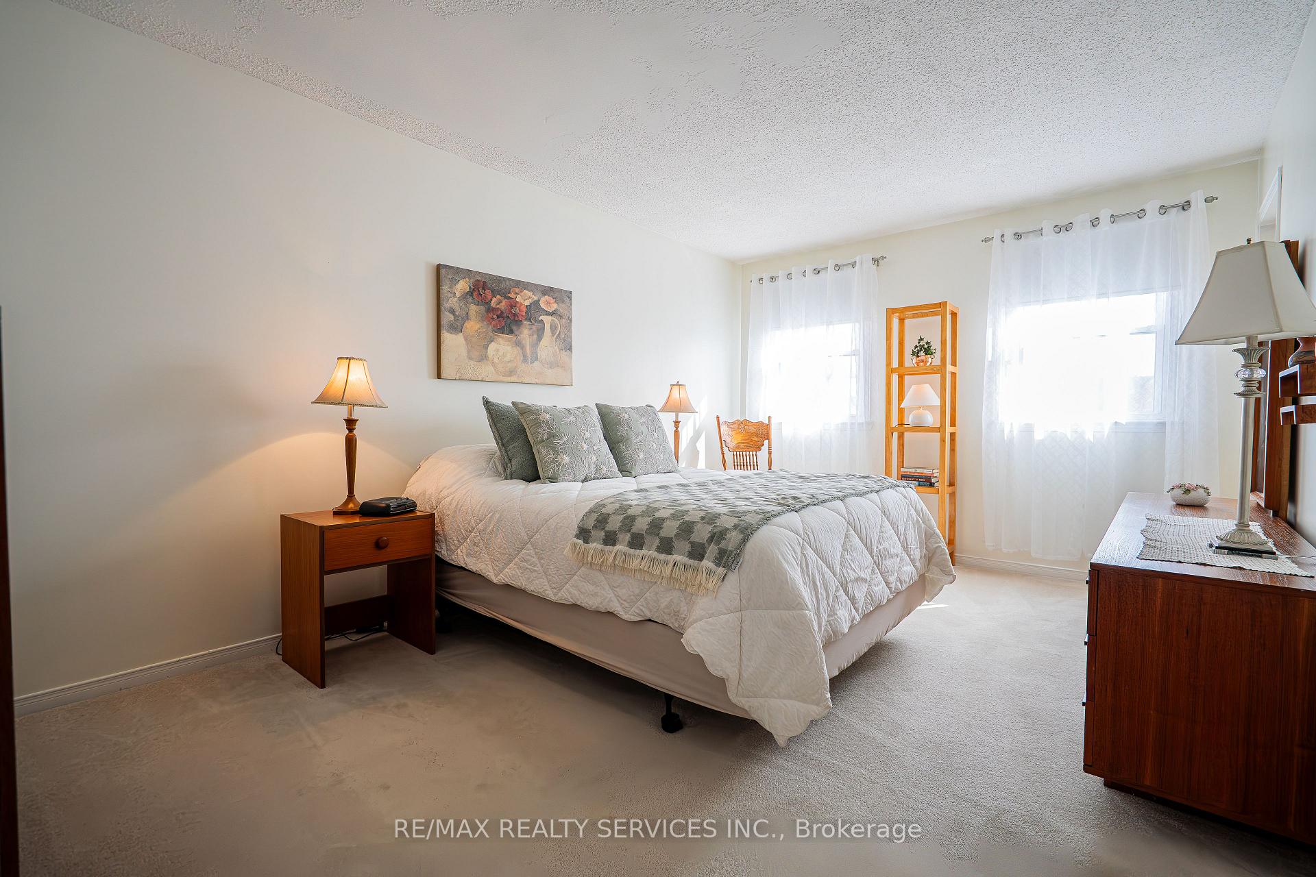 Photo 15 of 18 Nuttall Street, Brampton, Westgate — HOMEH