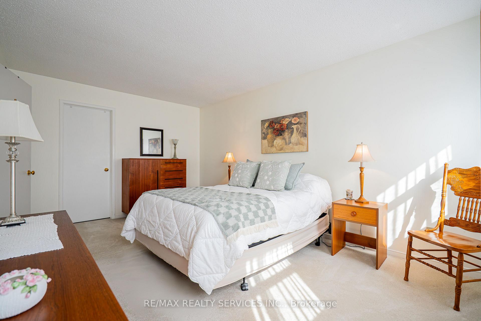 Photo 16 of 18 Nuttall Street, Brampton, Westgate — HOMEH