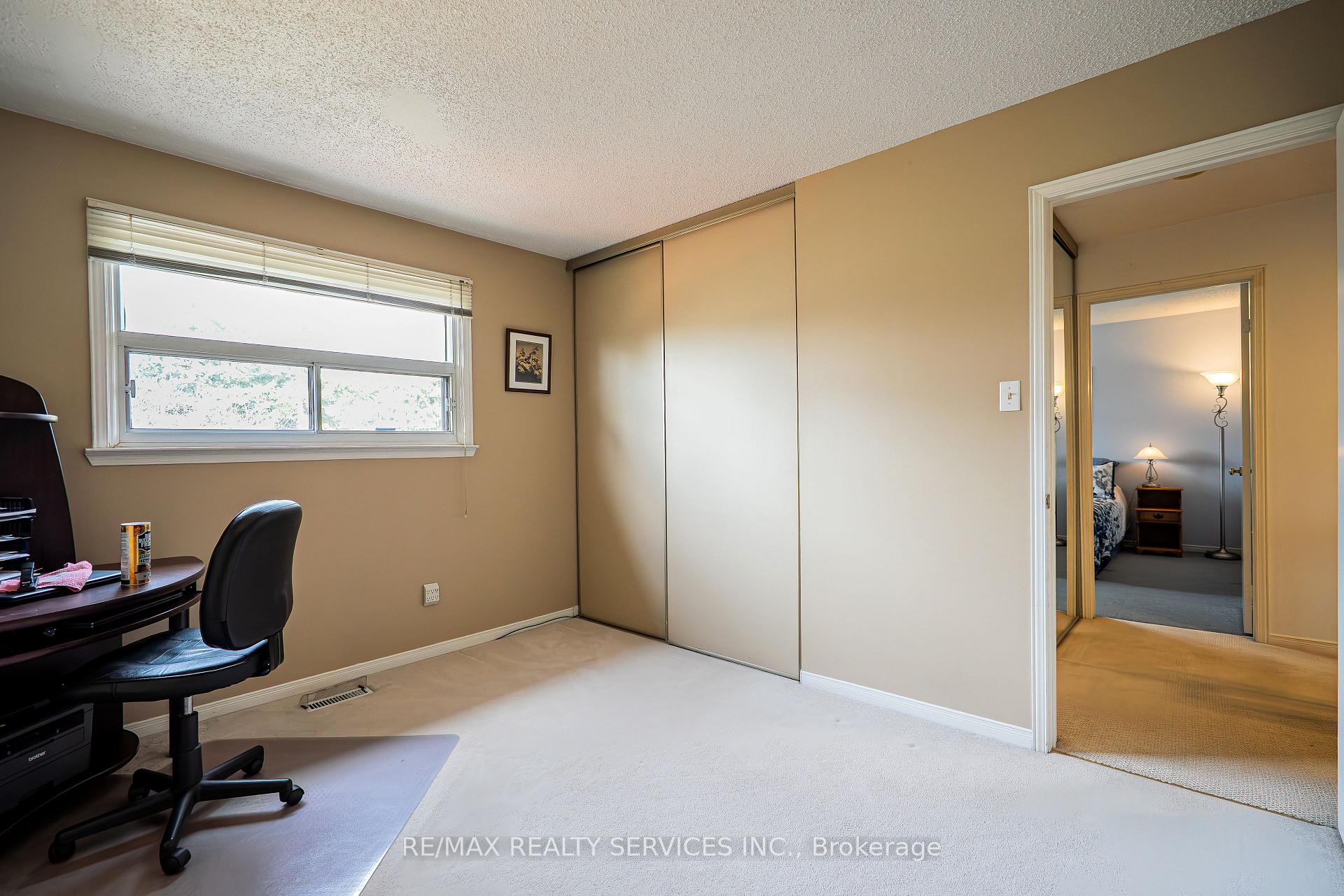 Photo 20 of 18 Nuttall Street, Brampton, Westgate — HOMEH