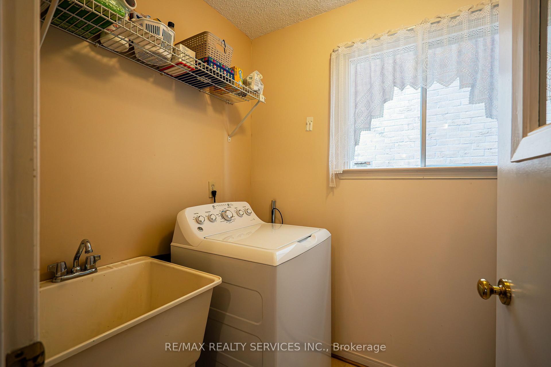 Photo 24 of 18 Nuttall Street, Brampton, Westgate — HOMEH