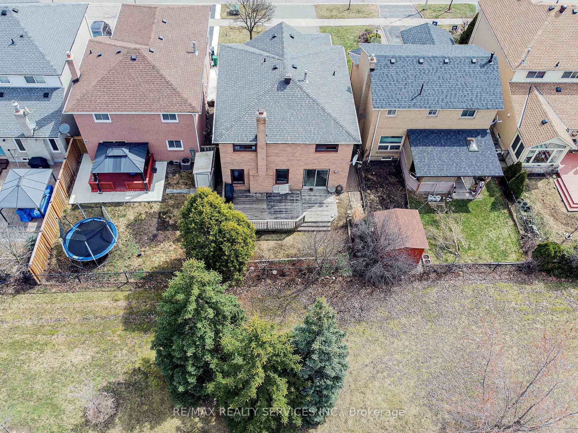 Photo 36 of 18 Nuttall Street, Brampton, Westgate — HOMEH
