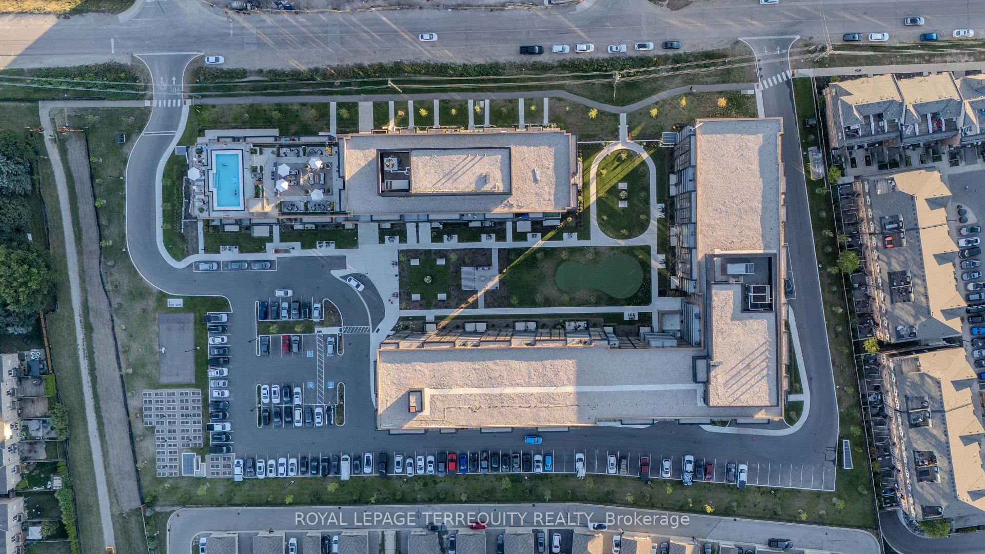 Photo 5 of Unit 611, 2343 Khalsa Gate, Oakville, Westmount — HOMEH