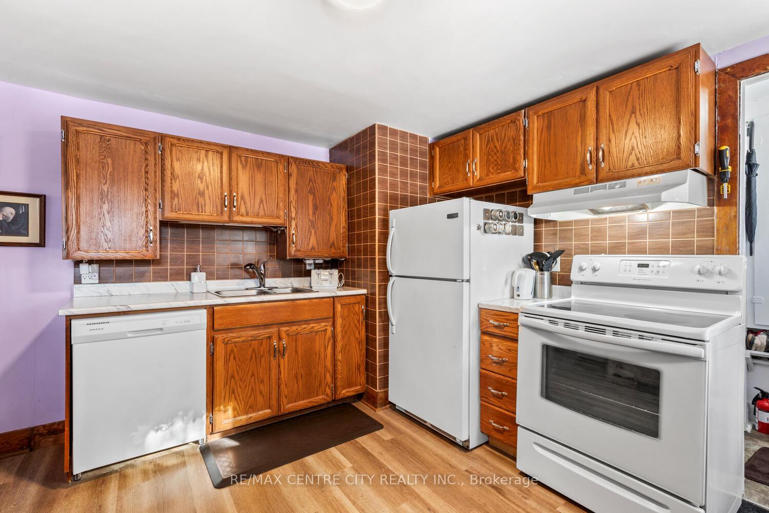 Photo 32 of 45 Barwick Street, St. Thomas — HOMEH
