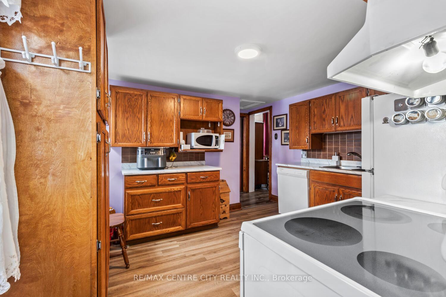 Photo 14 of 45 Barwick Street, St. Thomas — HOMEH