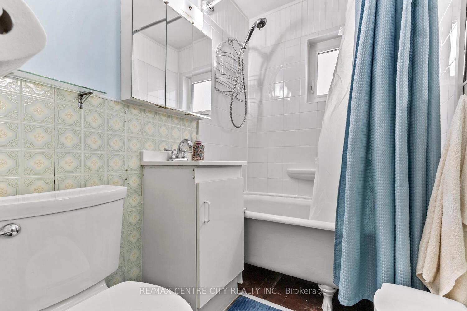 Photo 17 of 45 Barwick Street, St. Thomas — HOMEH