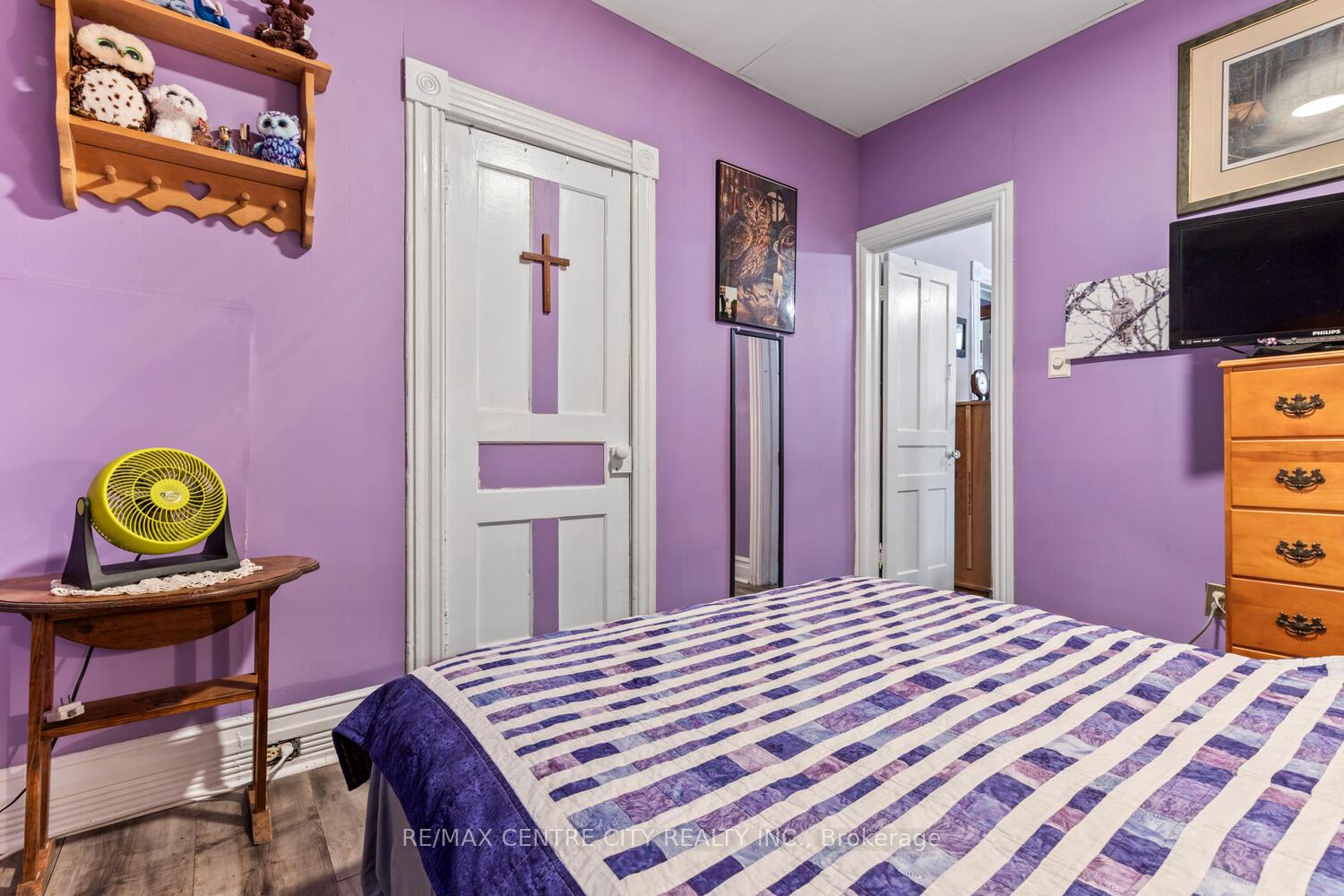 Photo 19 of 45 Barwick Street, St. Thomas — HOMEH