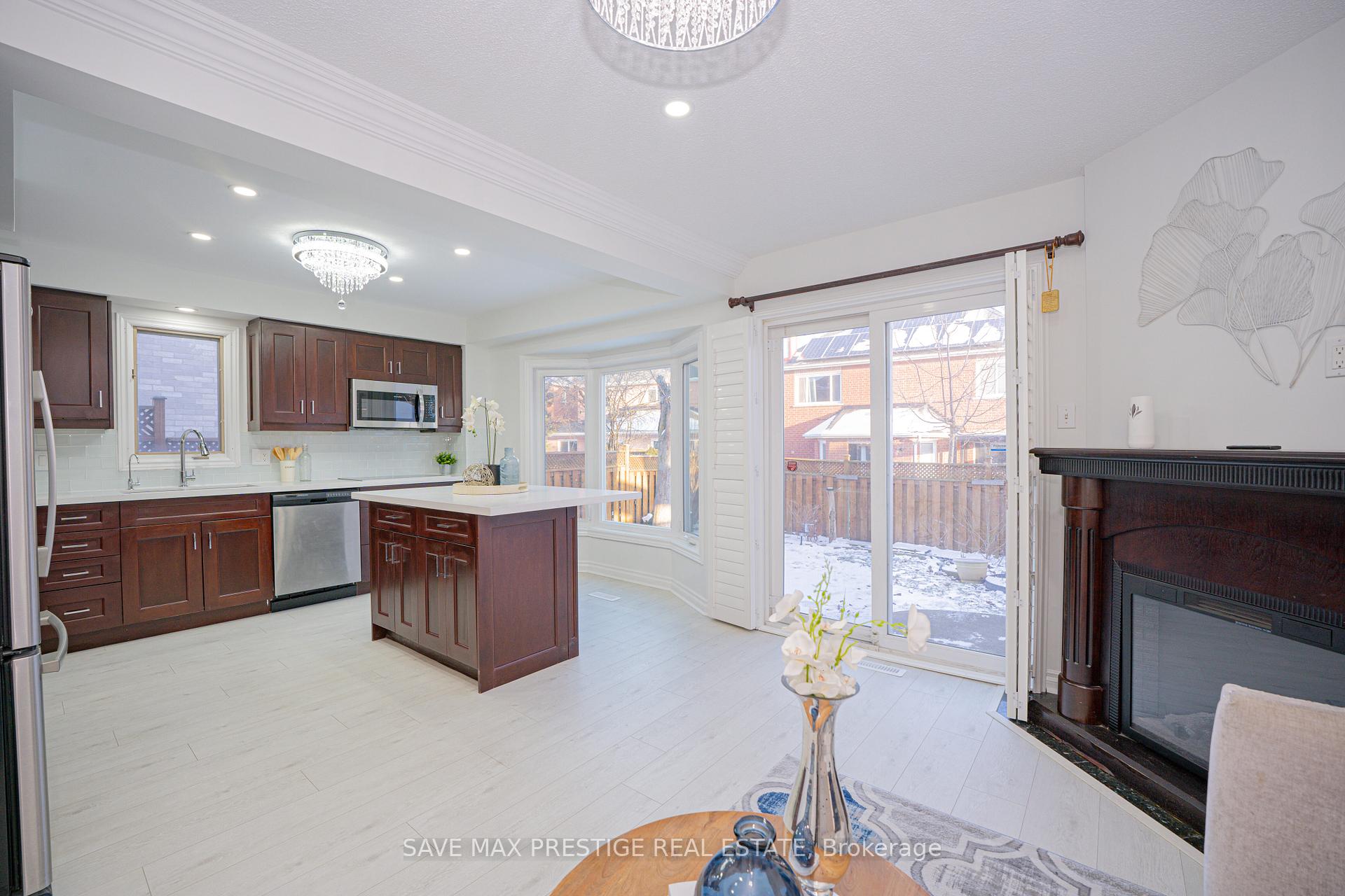 Photo 8 of 7 Hood Crescent, Brampton, Fletcher's West — HOMEH