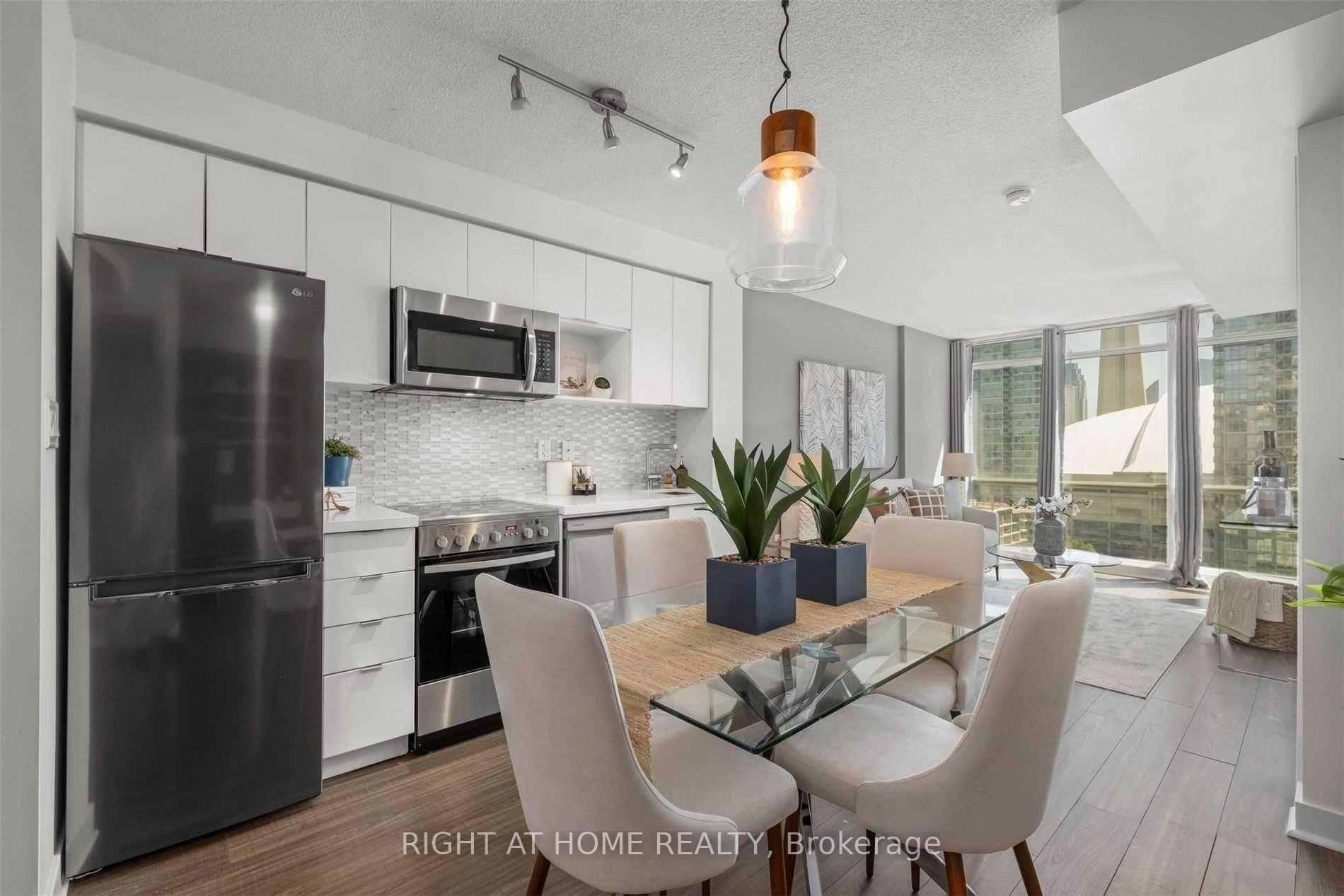 Photo 1 of Unit 2207, 15 Fort York Boulevard, Toronto, Waterfront Communities — HOMEH