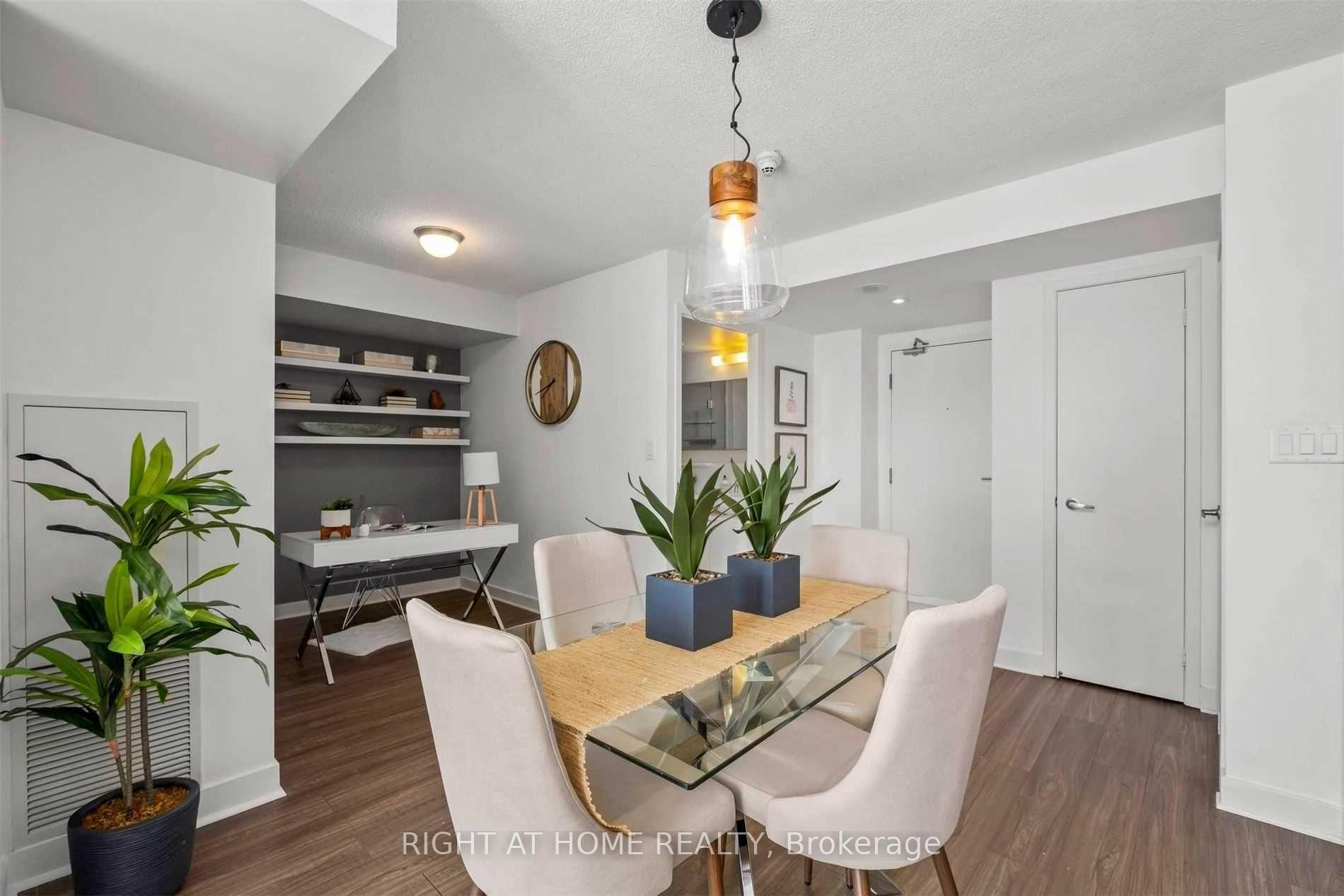 Photo 3 of Unit 2207, 15 Fort York Boulevard, Toronto, Waterfront Communities — HOMEH